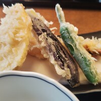 そば会席 立会川 吉田家 - 天ぷらはイカ・なす・ししとう・海老