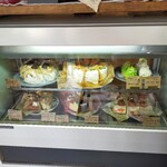 Cafe Luire - ショーケース