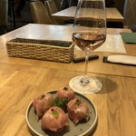 炭火とスパイス ヨドバル - シャインマスカットの生ハム包み