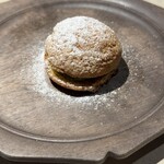 Simples - 苺のシュークリーム