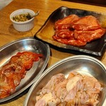 やみつきホルモン 利久 - 