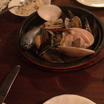 びすとろUOKIN - 白ワイン蒸し880円