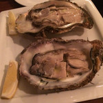 びすとろUOKIN - 岩牡蠣480円 でかっ！