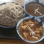 スペシャルな蕎麦 鶏なんこつとカレーのつけ汁っす！
