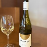 エピセ - ペアリング＃２ ニュージーランド産のソーヴィニオンブラン。 フローラルな香り、可憐で華やかな味わい。 軽くて旨くて、オードブルにぴったり。 なんだけど、旨い料理を前に、あっという間になくなりました。