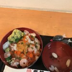 魚丼 - 