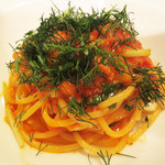 ズワイガニのスパゲティ　香草トマトクリームソース