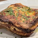 PIZZERIA ONDA - ピッツァ屋のラザニア