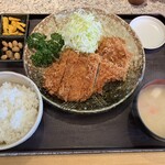 とんかつ くにか - ちきんかつとひれかつ定食(ランチメニュー・ご飯中盛)