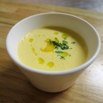 本日野菜のポタージュで特別コース開始