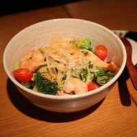 UMAMI日本酒弐番館 - 海老とからすみのサラダ