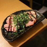 UMAMI日本酒弐番館 - 合鴨と九条ネギのタタキ風