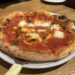 PIZZA LABO Regina - マルゲリータ