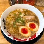 ラーメン まこと屋 - 煮玉子鶏じゃんラーメン