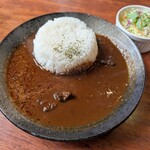 水品堂 - 料理写真:朝カレー　サラダ付き　900円