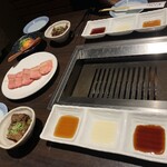 焼肉家 KAZU 神楽坂 - 