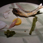 わいん - 2014.6)５品目は焼き物。私は鮎の塩焼き