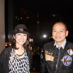 R restaurant & bar - 夜のの様子写真では解りづらいのですがスカイツリーと青木さんと私の記念写真