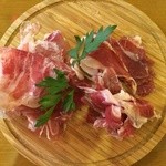 Salumeria LAVO - 50gで買って、イートイン出来ます(^_^)