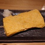 寿司と焼き鳥大地 - 出汁巻玉子590円(税抜)