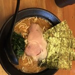 家系ラーメン 傳助 - 