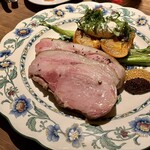 Trattoria DUE - マンガリッツァ豚ロースの炭火焼き