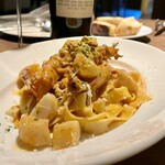 Trattoria DUE - 有頭エビと生ウニのトマトクリームパスタ