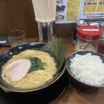 横浜家系ラーメン 無限家 西宮原店 - 
