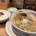 三三七 - 別角度