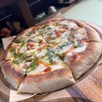 ミノールマルシェ - ジェノベーゼソース・たっぷりチーズとトマトのアンサンブル最高。ミノールピッツァ