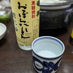 秋丸酒店 - 奄美黒糖焼酎 おぼだられん 25度 900ml　1120円(税込)　(2024.12)