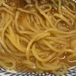 丸源ラ－メン - 麺アップ
