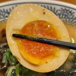 丸源ラ－メン - 味玉リフト