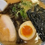丸源ラ－メン - 具材アップ