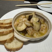 レストラン アゼリア - エビと椎茸のアヒージョ