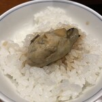 かなわ - 牡蠣をご飯に、パイルダー…オン！