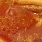 蒙古タンメン中本 - 辛さ8のスープ