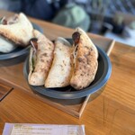 1723BASE - イベリコ豚ソーセージのPOKET SAND