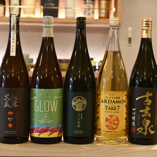 日本酒・焼酎は全国各地の銘酒がずらり◎お酒好きも納得の品揃え
