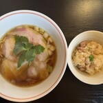 らぁ麺 小麦と猫 - 醤油らぁ麺、ごはんもの