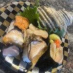 すし辰 - 右上ー緑のウニョウニョです