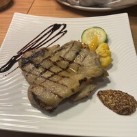 RED ROOM rooftop & grill - 