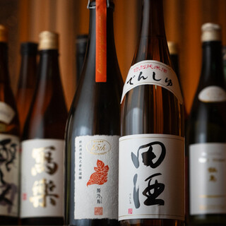 稀少な銘柄を仕入れた日本酒やソムリエ厳選のワインをご用意
