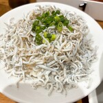 無冠 - しらす丼！量もある！