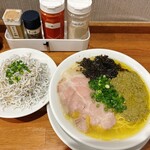 無冠 - しらす丼、牡蠣塩ラーメン