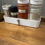 無冠  阿佐ヶ谷 - 調味料、辛め高菜もあります