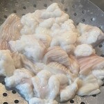 もつ鍋専門店 元祖もつ鍋楽天地 - お湯に気持ちよくつかった後に水洗いをする。