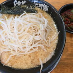 らあめん花月嵐 - 料理写真:嵐げんこつらぁめん醤油+もやし