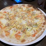 フード&バー カーニャ - たっぷりシーフード&明太子ピザ　☆4.2
