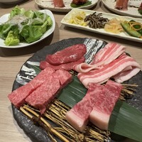 近江うし 焼肉 にくTATSU 青山本店 - 
